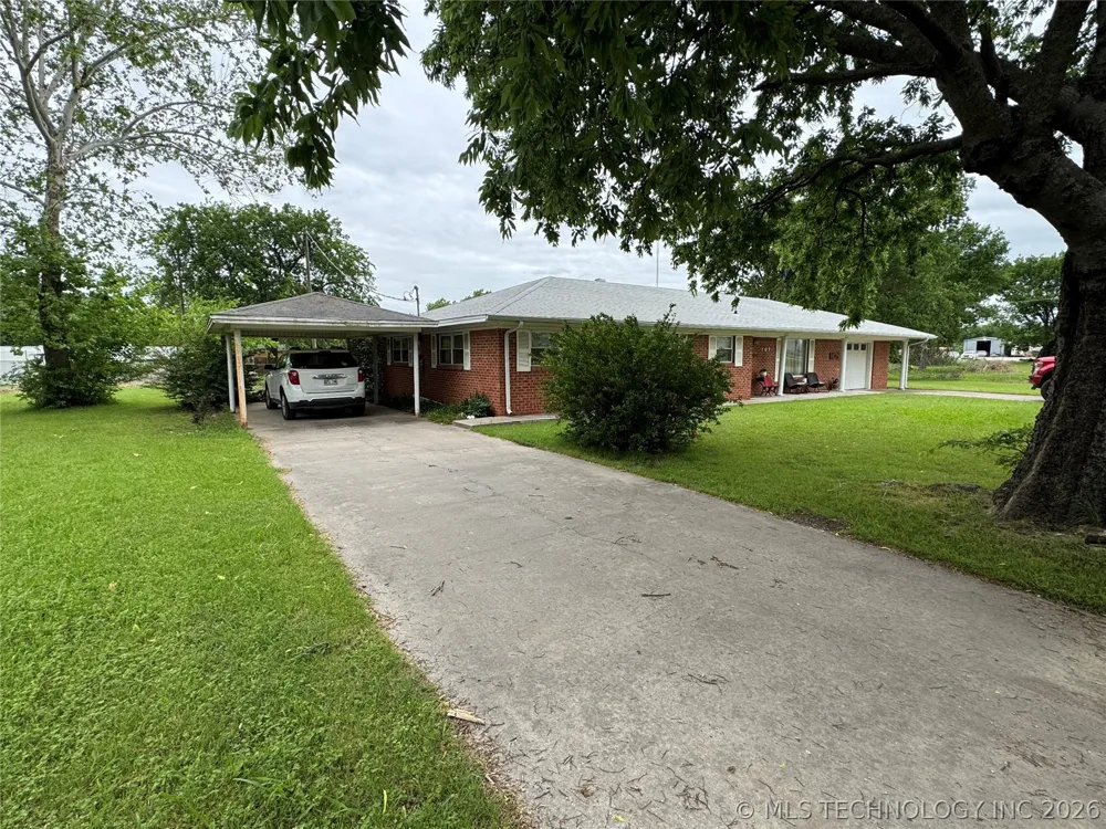 707 W Creek Street Marietta, OK 73448