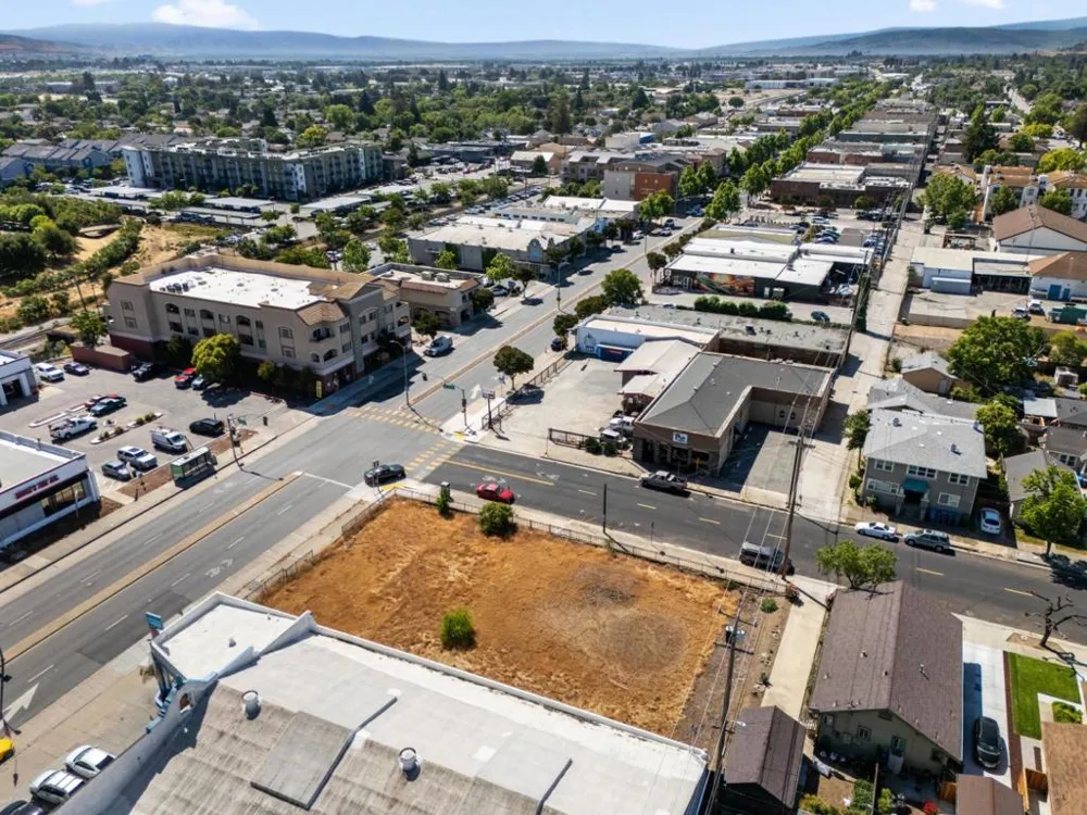 7711 Monterey Street Gilroy, CA 95020
