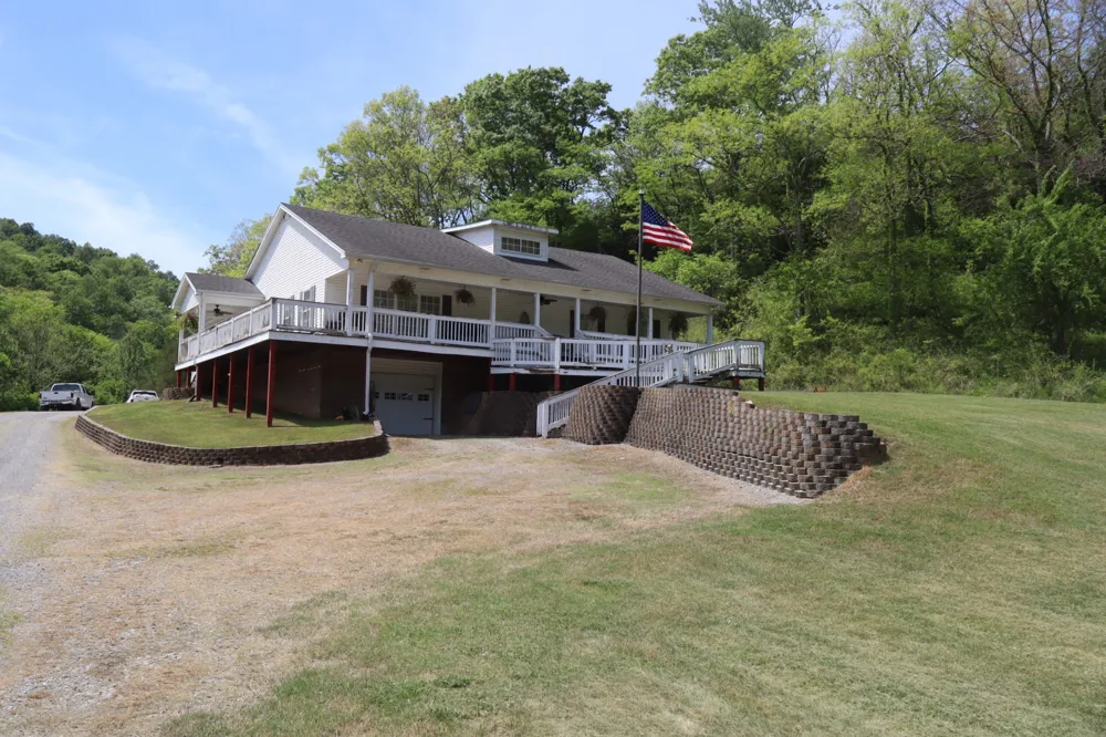 341 Pumpkin Hollow Rd Liberty, TN 37095
