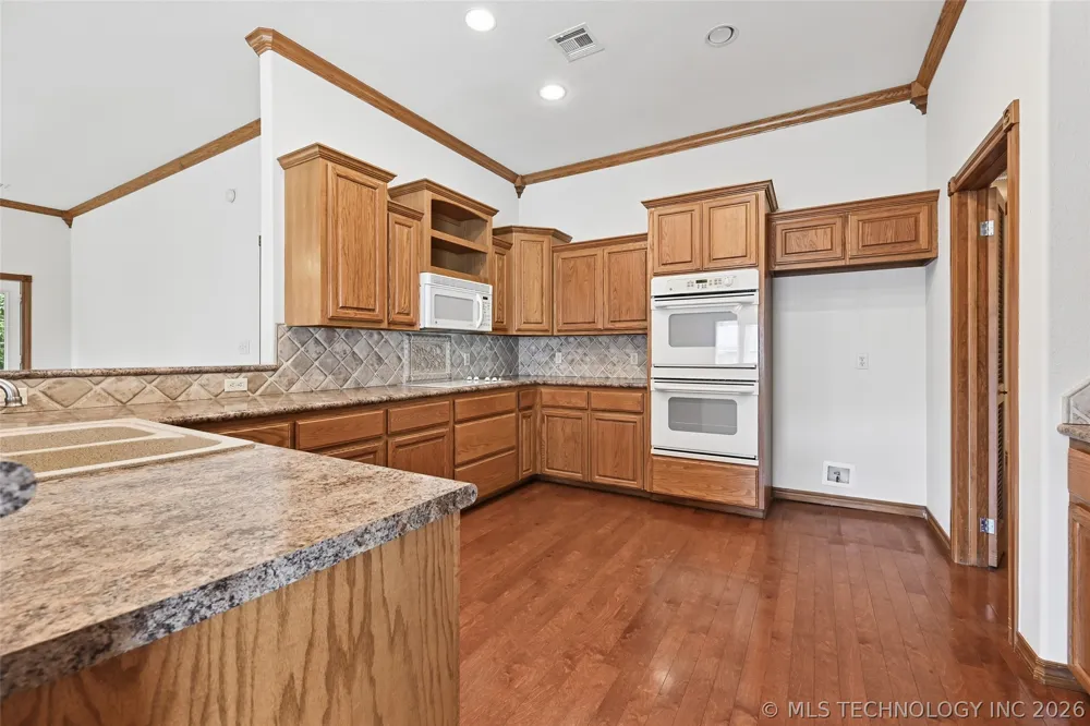 128 New Haven Street Catoosa, OK 74015
