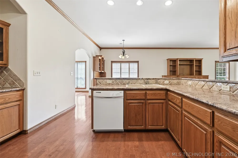 128 New Haven Street Catoosa, OK 74015