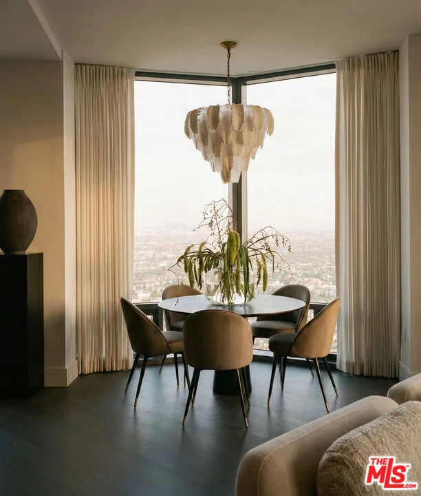 211 W Elm Court #34B Los Angeles, CA 90067