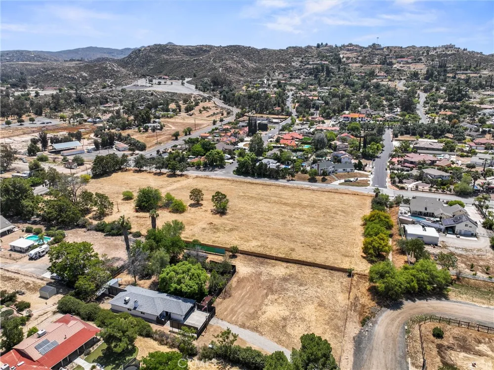 27186 Sesame Hemet, CA 92544