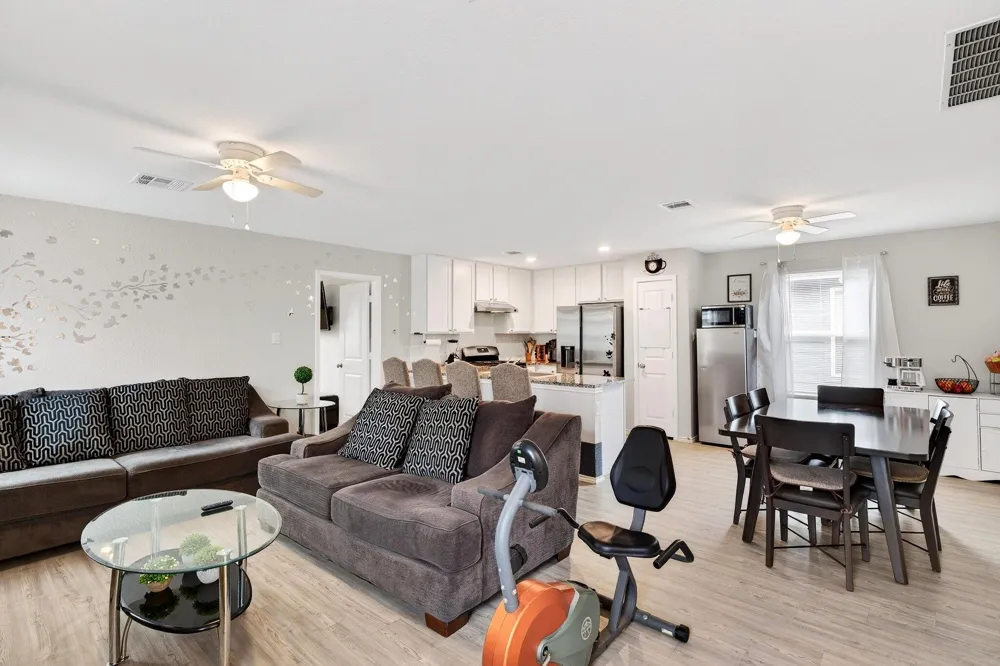 8111 Nube Medina San Antonio, TX 78252