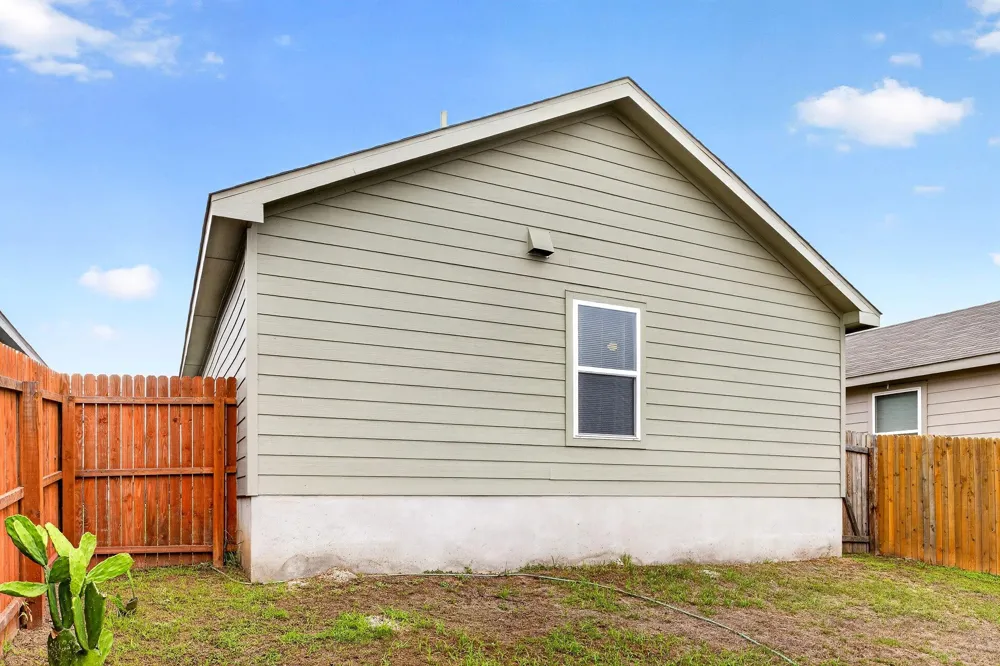 8111 Nube Medina San Antonio, TX 78252