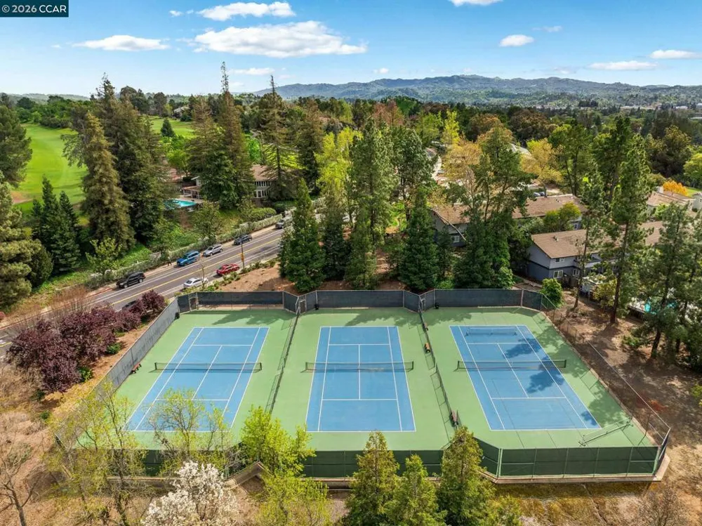 1656 Siskiyou Dr Walnut Creek, CA 94598