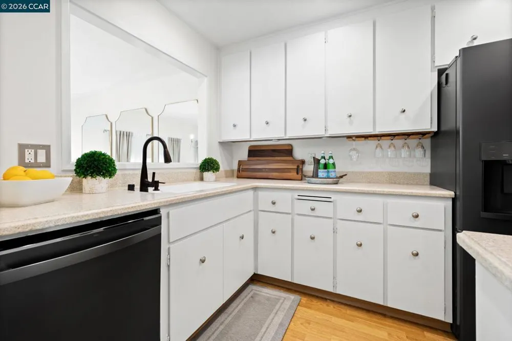 1656 Siskiyou Dr Walnut Creek, CA 94598