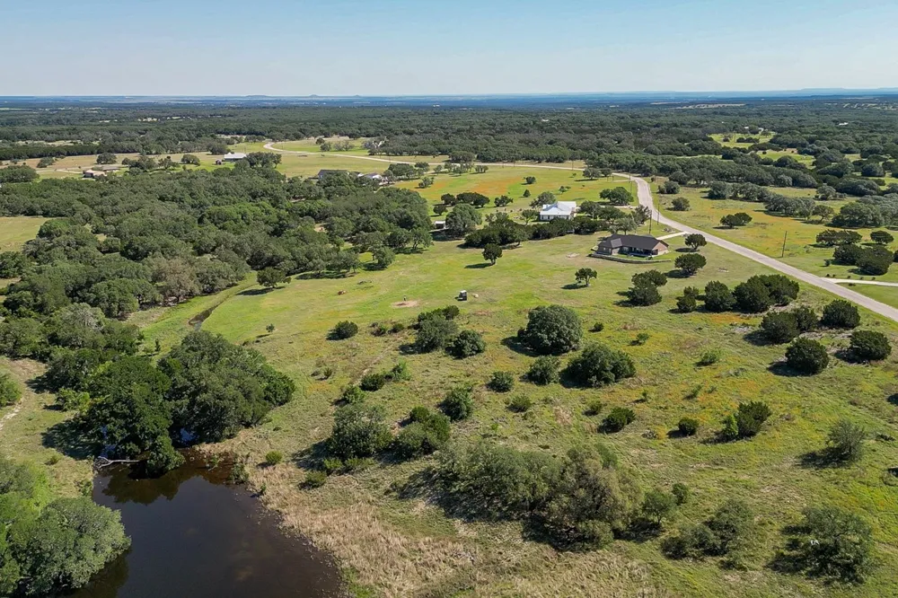 16 Sable Pass Lampasas, TX 76550