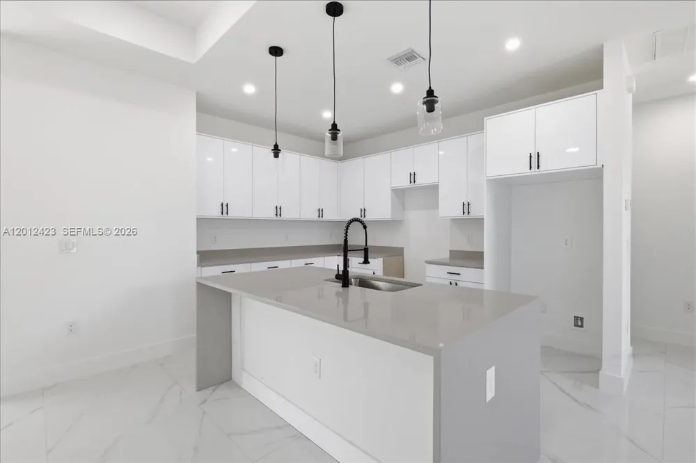 1032 CANDLELIGHT DR Other City - In The State Of Florida, FL 33974
