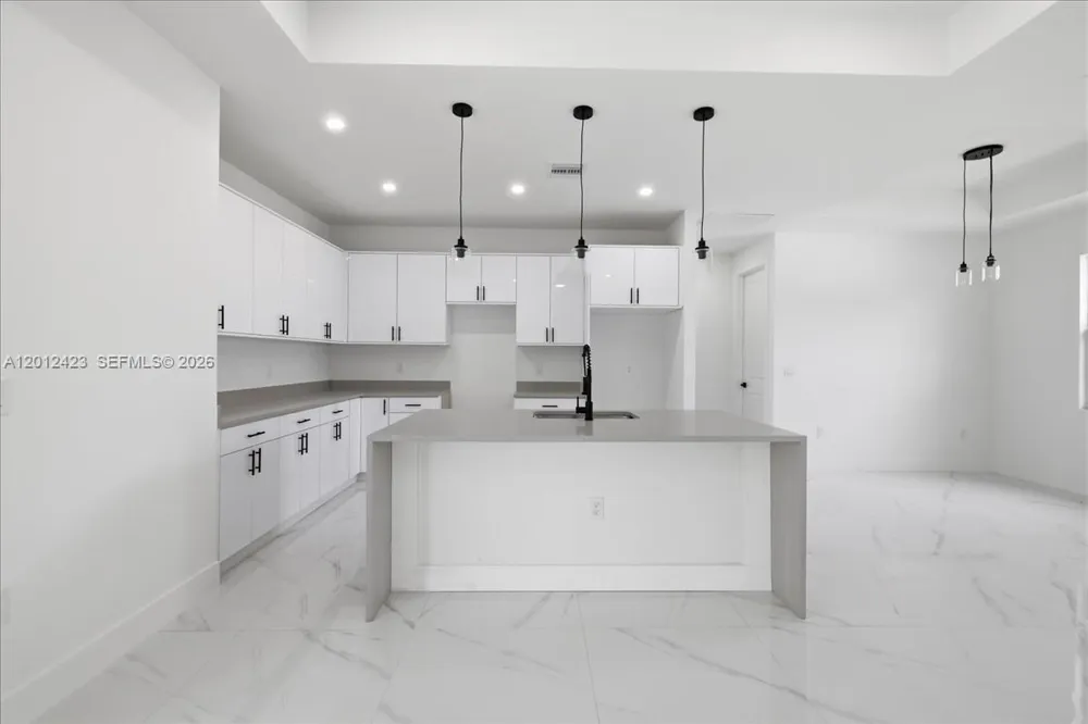 1032 CANDLELIGHT DR Other City - In The State Of Florida, FL 33974