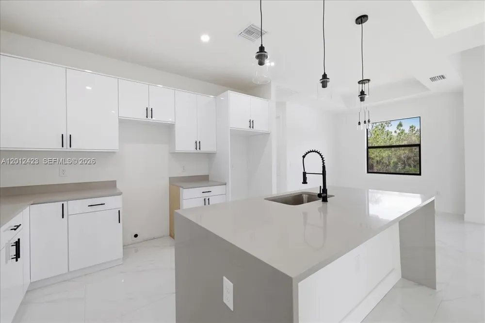 1032 CANDLELIGHT DR Other City - In The State Of Florida, FL 33974