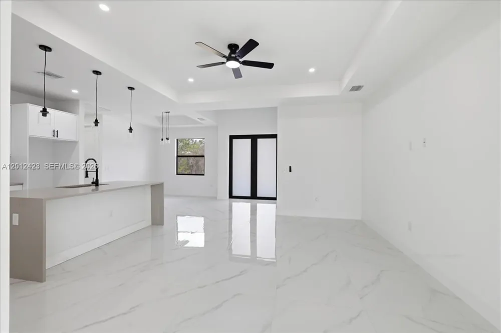 1032 CANDLELIGHT DR Other City - In The State Of Florida, FL 33974
