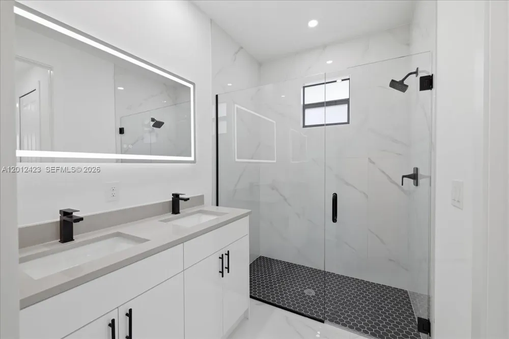 1032 CANDLELIGHT DR Other City - In The State Of Florida, FL 33974