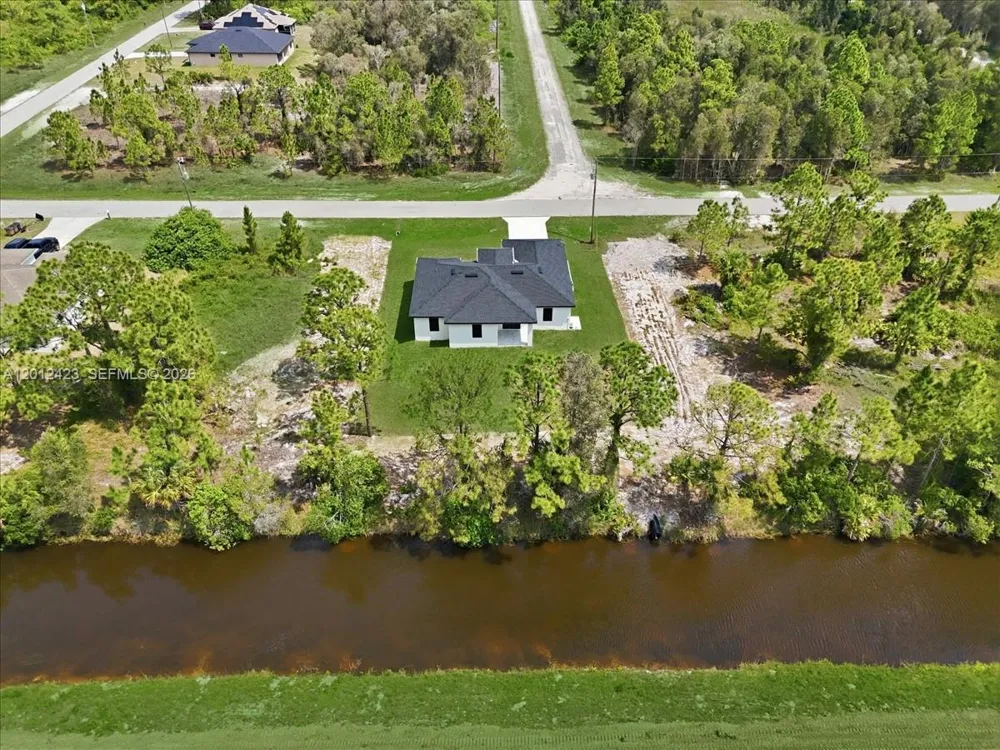 1032 CANDLELIGHT DR Other City - In The State Of Florida, FL 33974