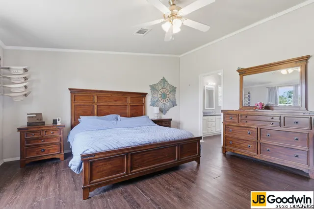 152 E County Road 304 Jourdanton, TX 78026