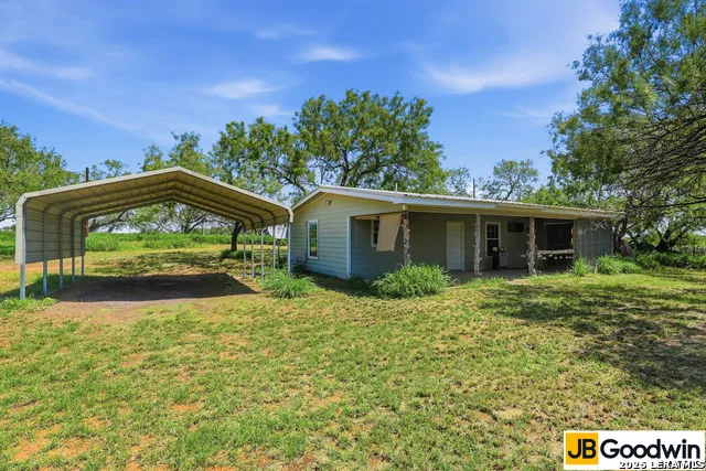 152 E County Road 304 Jourdanton, TX 78026