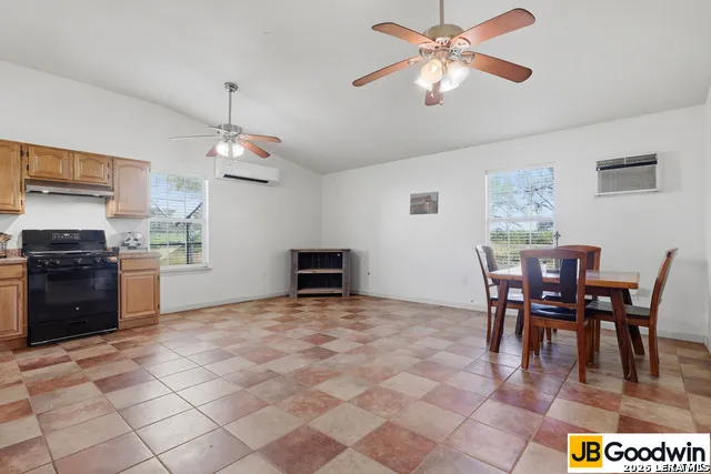 152 E County Road 304 Jourdanton, TX 78026