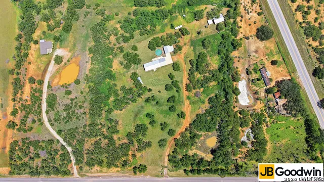 152 E County Road 304 Jourdanton, TX 78026