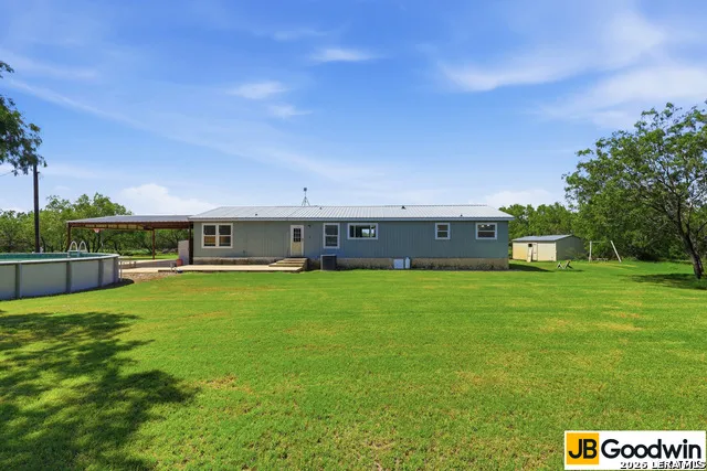 152 E County Road 304 Jourdanton, TX 78026