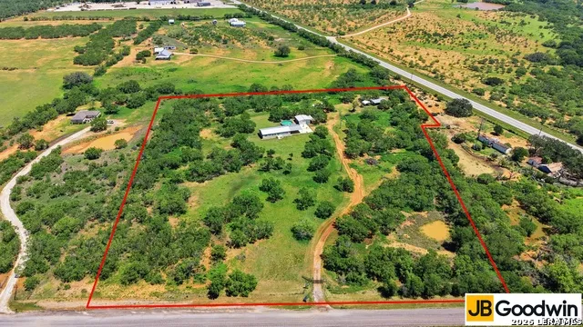 152 E County Road 304 Jourdanton, TX 78026