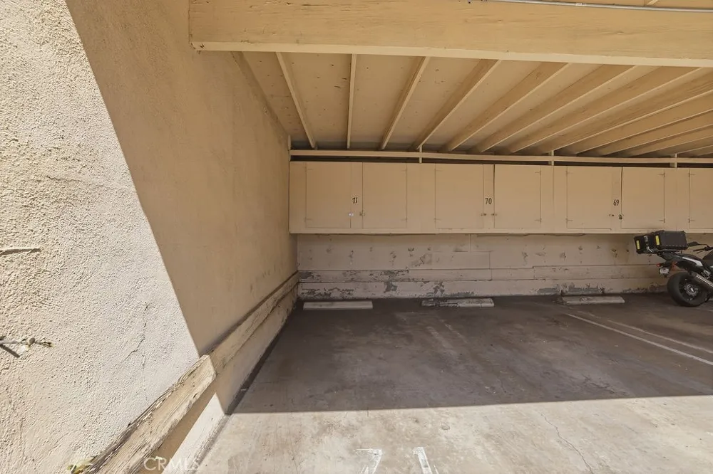 5400 Newcastle Avenue #45 Encino, CA 91316