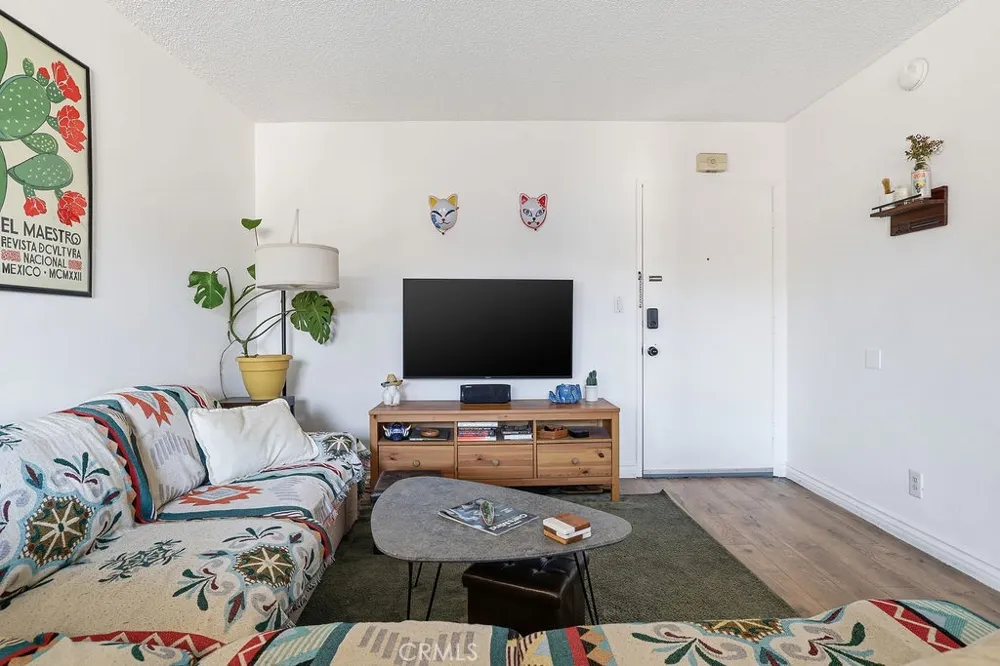 5400 Newcastle Avenue #45 Encino, CA 91316