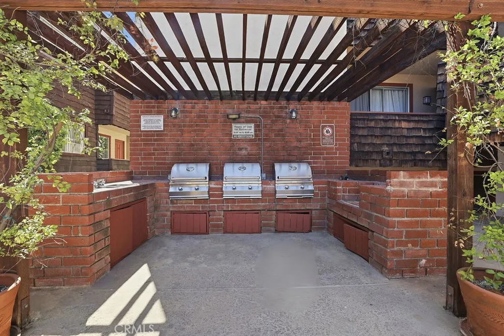5400 Newcastle Avenue #45 Encino, CA 91316