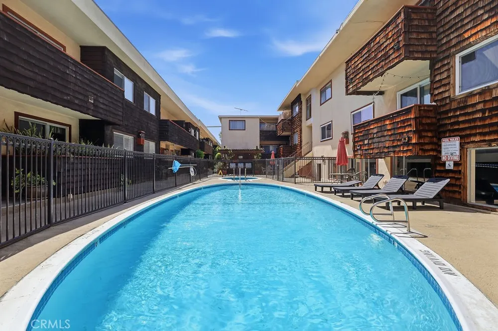5400 Newcastle Avenue #45 Encino, CA 91316