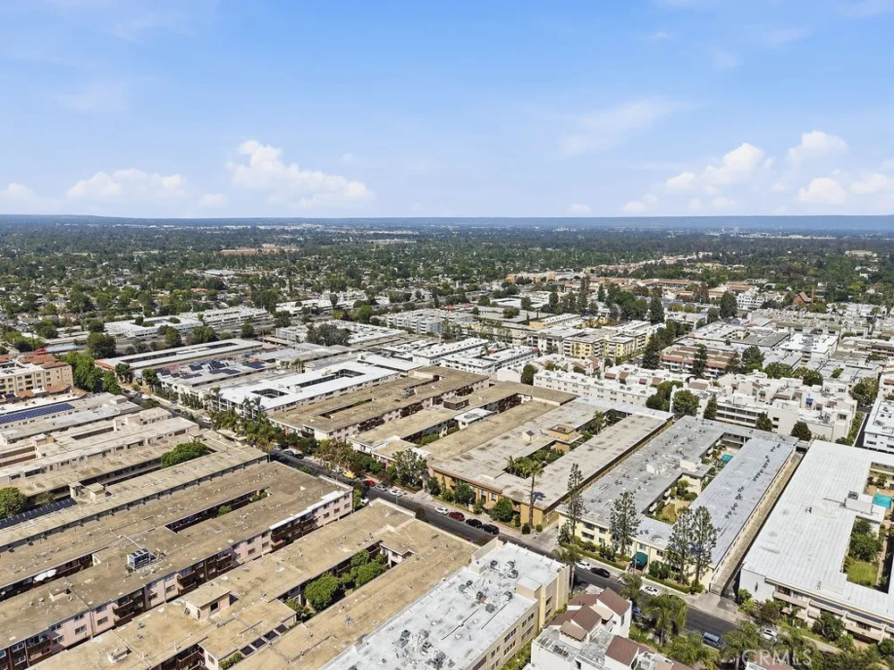 5400 Newcastle Avenue #45 Encino, CA 91316