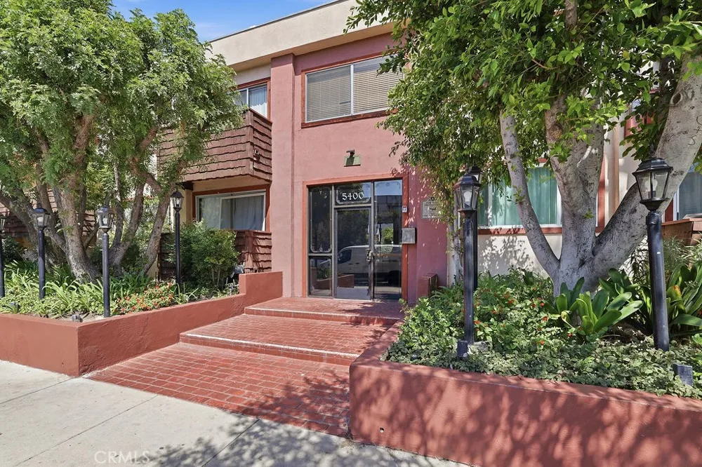 5400 Newcastle Avenue #45 Encino, CA 91316