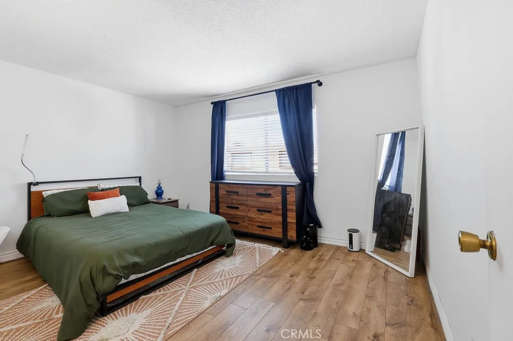 5400 Newcastle Avenue #45 Encino, CA 91316