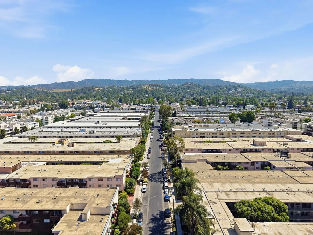 5400 Newcastle Avenue #45 Encino, CA 91316