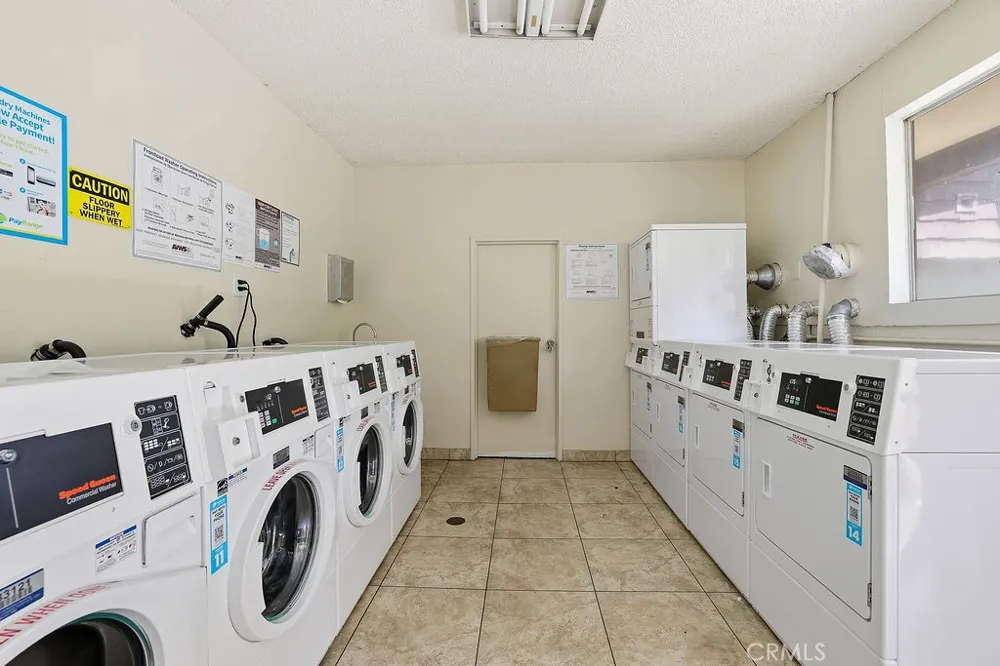 5400 Newcastle Avenue #45 Encino, CA 91316