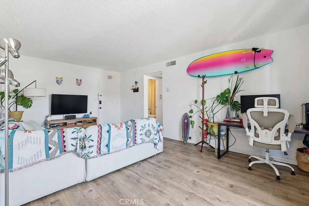 5400 Newcastle Avenue #45 Encino, CA 91316