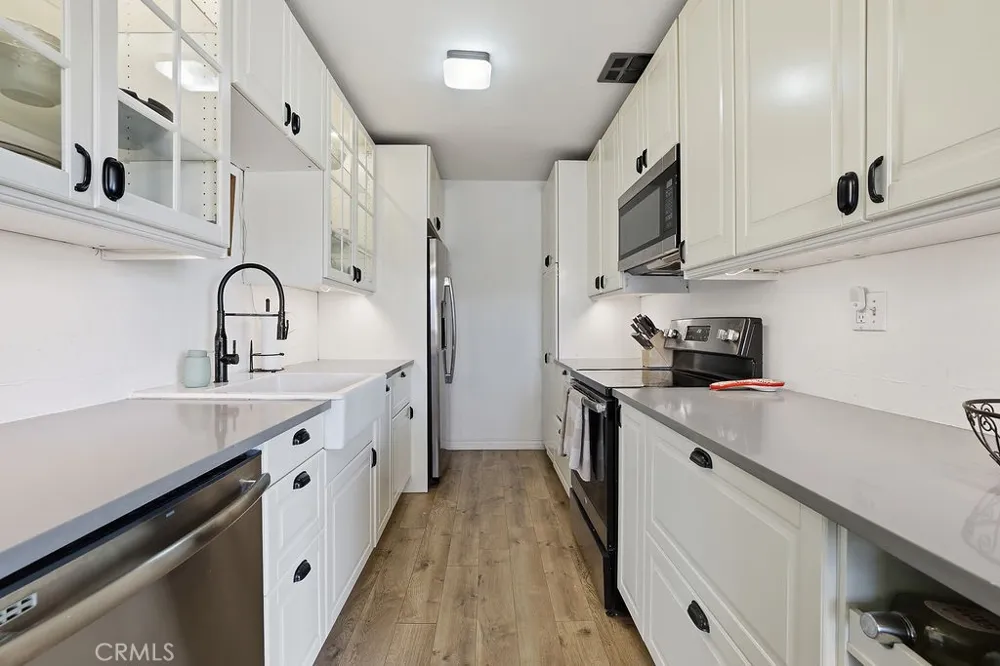 5400 Newcastle Avenue #45 Encino, CA 91316