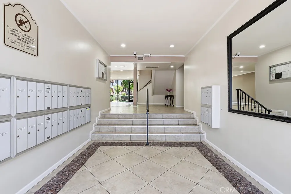 5400 Newcastle Avenue #45 Encino, CA 91316