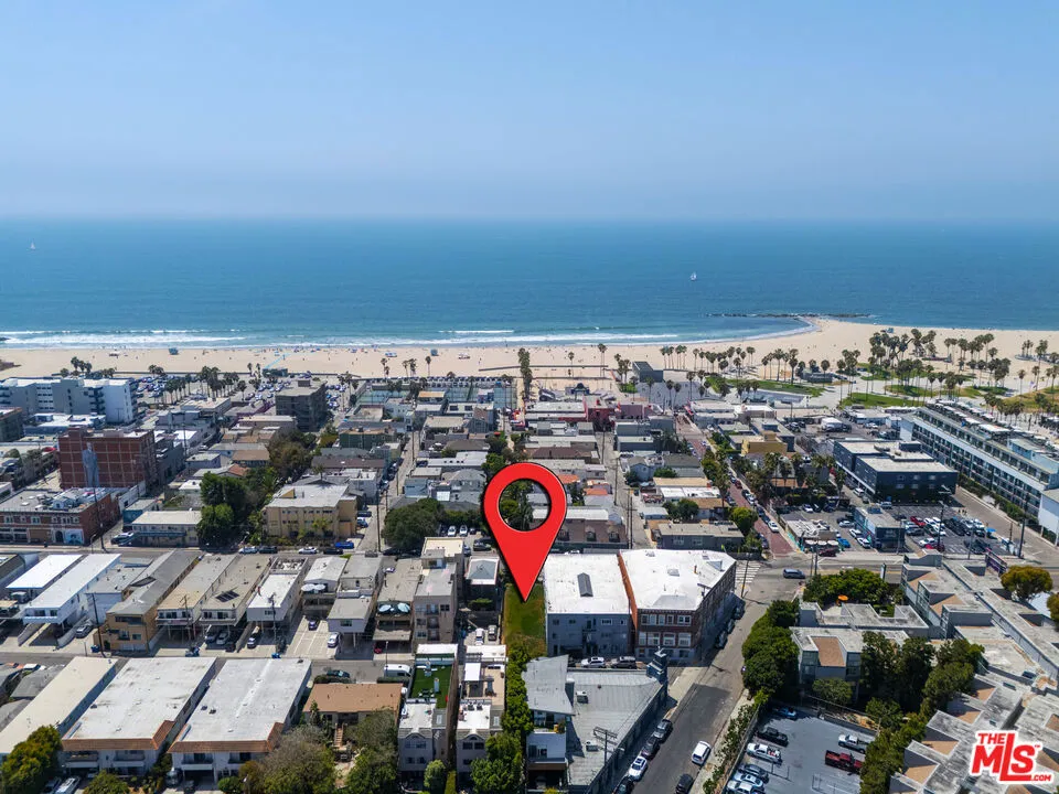 1816 Pacific Avenue Venice, CA 90291
