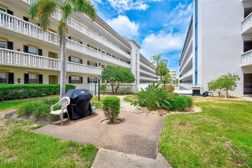 131 BLUFF VIEW DRIVE #401 Belleair Bluffs, FL 33770