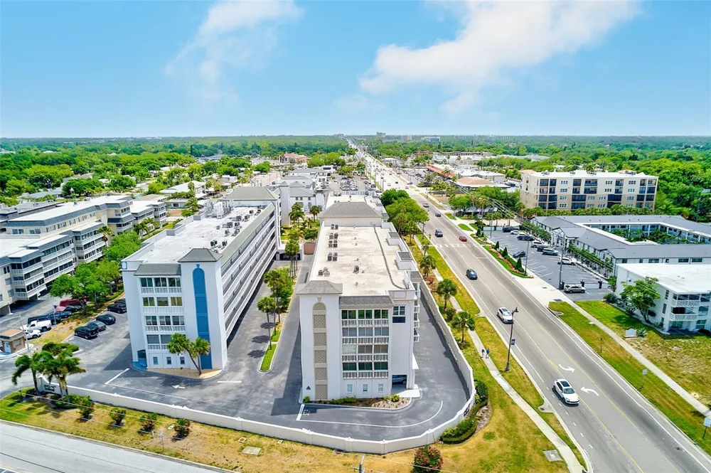 131 BLUFF VIEW DRIVE #401 Belleair Bluffs, FL 33770