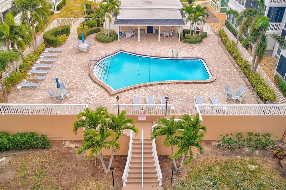131 BLUFF VIEW DRIVE #401 Belleair Bluffs, FL 33770