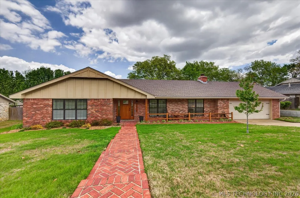 2516 Williamsburg Street S Bartlesville, OK 74006
