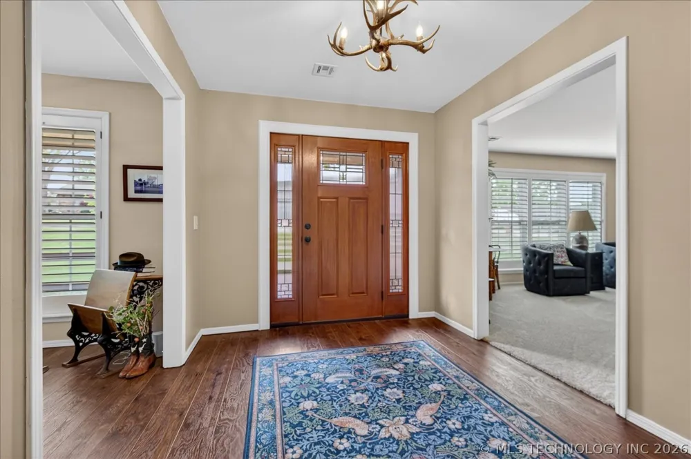2516 Williamsburg Street S Bartlesville, OK 74006