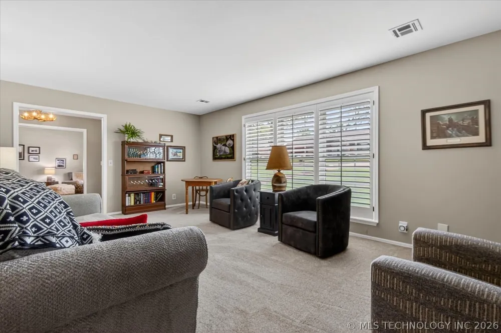 2516 Williamsburg Street S Bartlesville, OK 74006