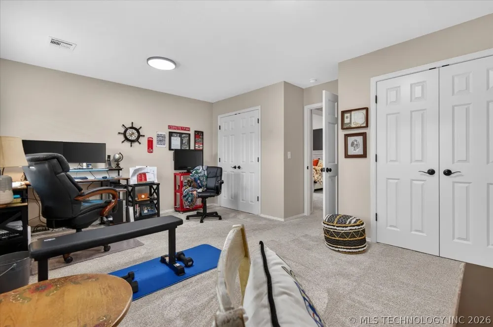 2516 Williamsburg Street S Bartlesville, OK 74006