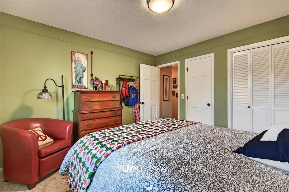 2516 Williamsburg Street S Bartlesville, OK 74006
