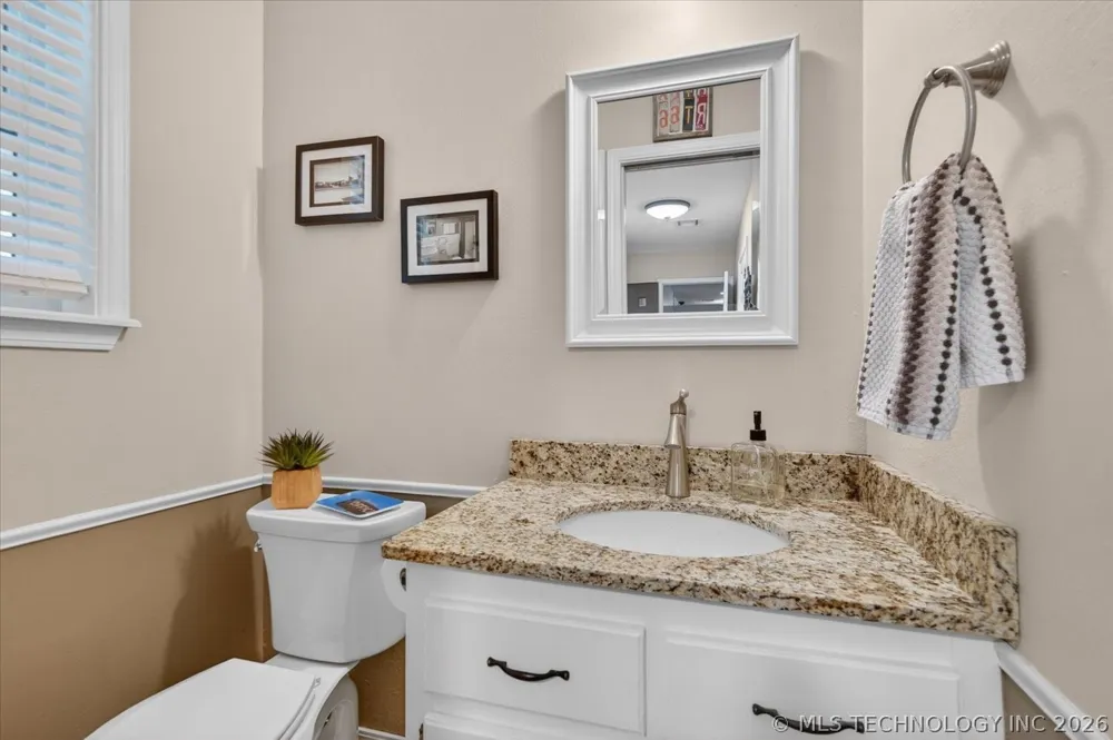 2516 Williamsburg Street S Bartlesville, OK 74006