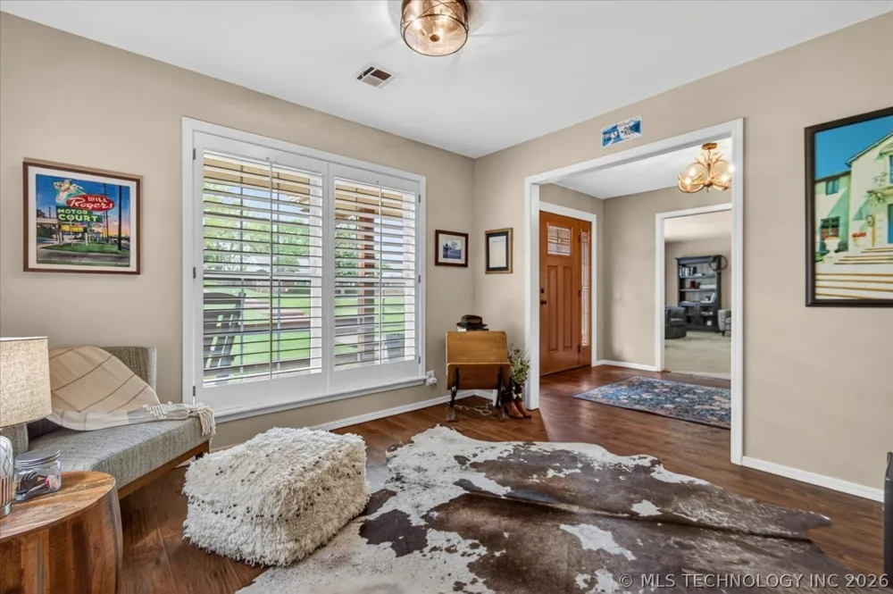 2516 Williamsburg Street S Bartlesville, OK 74006