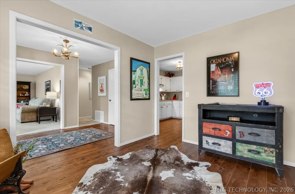 2516 Williamsburg Street S Bartlesville, OK 74006