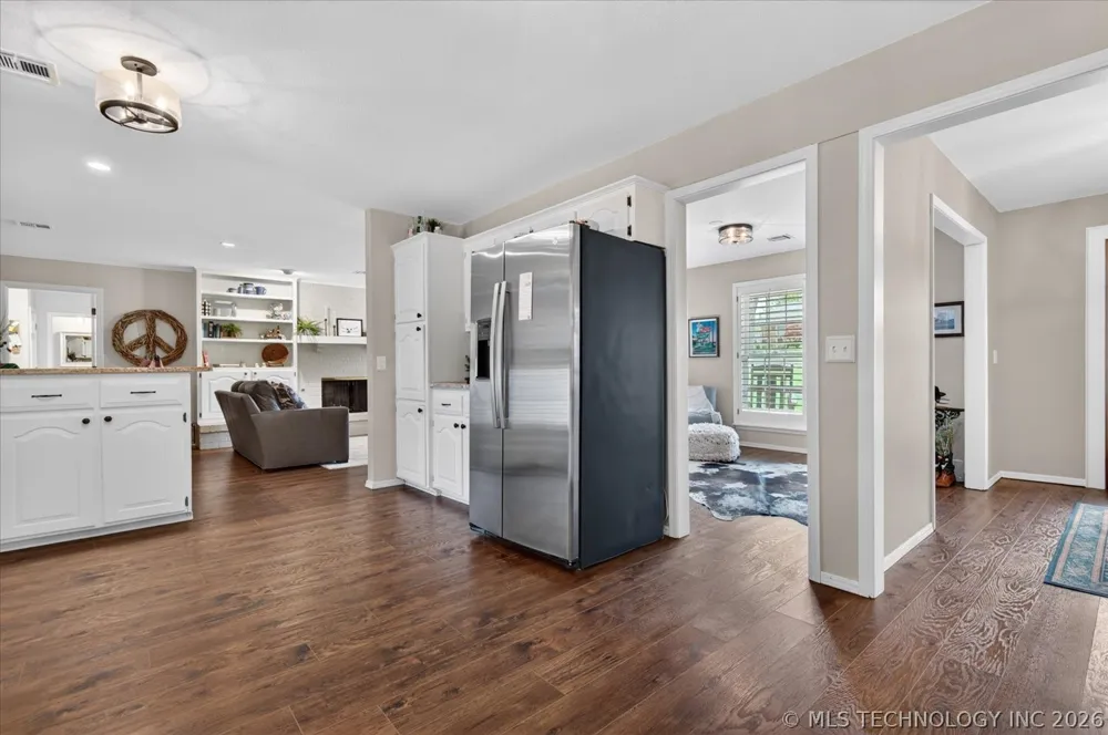 2516 Williamsburg Street S Bartlesville, OK 74006