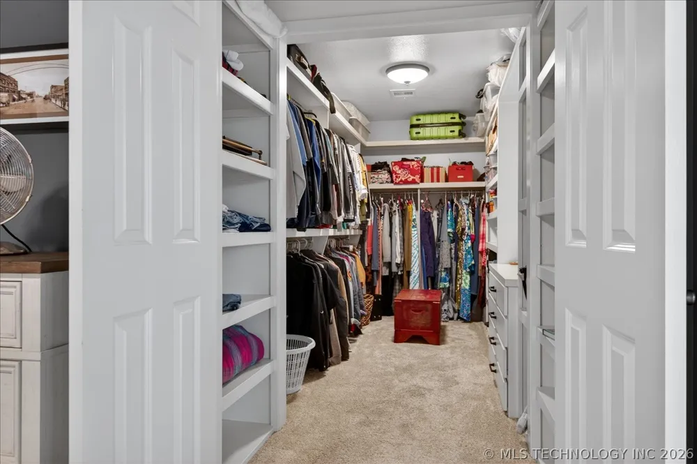 2516 Williamsburg Street S Bartlesville, OK 74006
